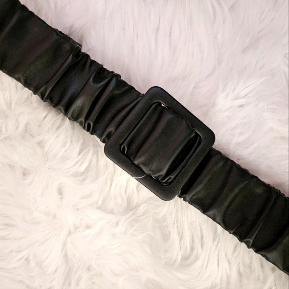 NWT Elastic Faux Leather Ruched‎ Belt